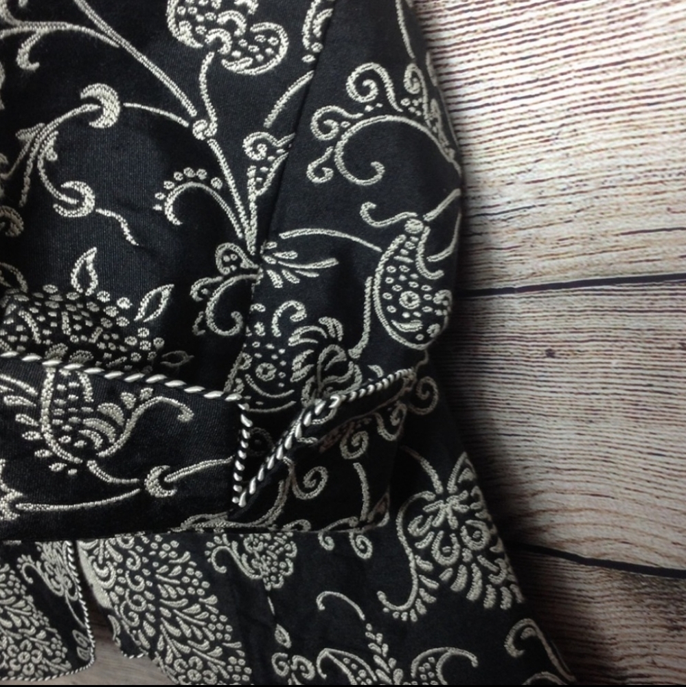CAbi Classic Blazer 3/4 Sleeves - Picture 4 of 5